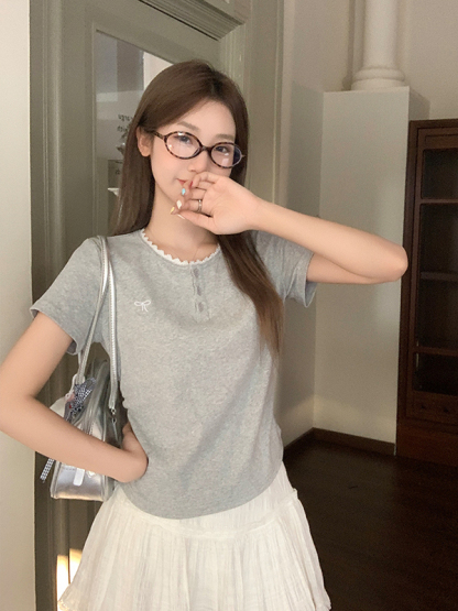 灰色蕾丝花边T恤