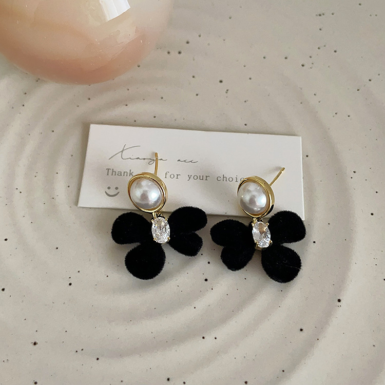 Velvet Bow Pearl Earrings 植绒蝴蝶结珍珠耳环*2色
