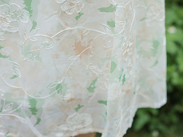 雪纺碎花裙 Chiffon Floral Dress