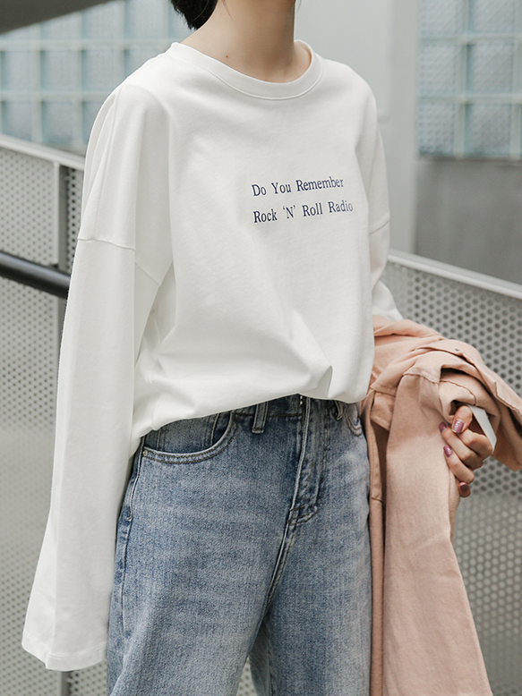 Letter Print Slit Casual Long-Sleeve T-Shirt 字母印花开叉休闲长袖T恤 * 2 Colors