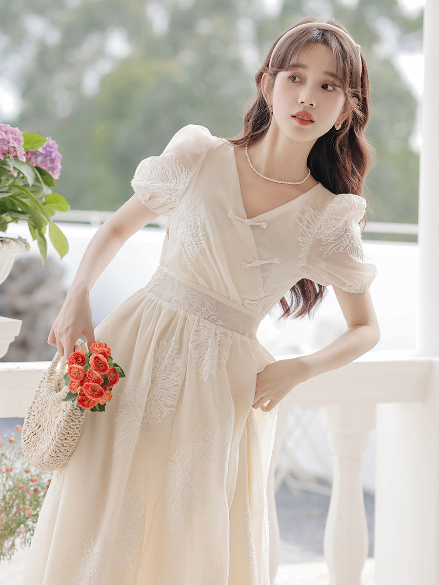 Beautiful Cheongsam Improved Young Girls' Retro New Chinese Style National Style Dress Fairy Dress 40 杏色绣花中式连衣裙