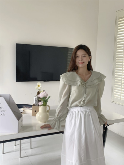 温柔小女人~甜美韩系荷叶领喇叭袖上衣*3色