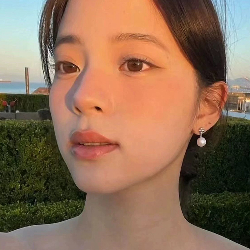 Cross-Shaped Flower Pearl Earrings 十字架小花珍珠耳环