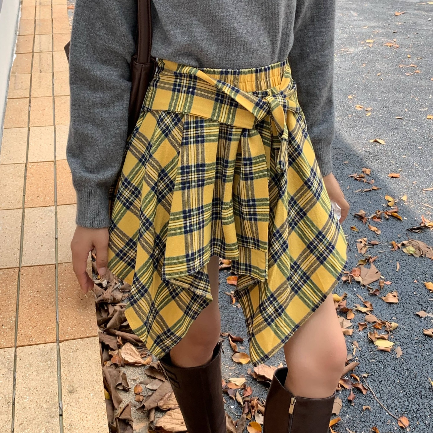 Plaid Ribbon-Tie Asymmetrical Skirt 不规则绑带格纹短裙*4 Colors