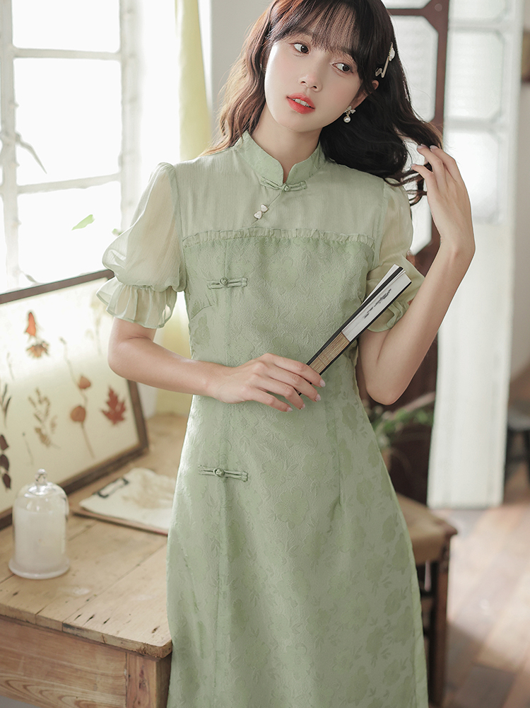 Jade Green Textured Jacquard Cheongsam 翡翠绿肌理提花改良旗袍