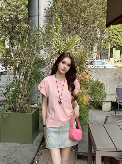 Puff-sleeve solid color top