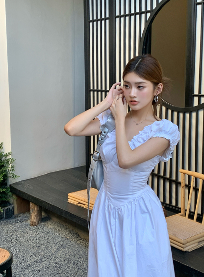 法式收腰连衣裙 French-style waist-cinching dress for women