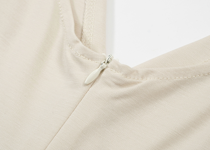 V领褶皱包臀连衣裙 charming and elegant V-neck mini dress for women