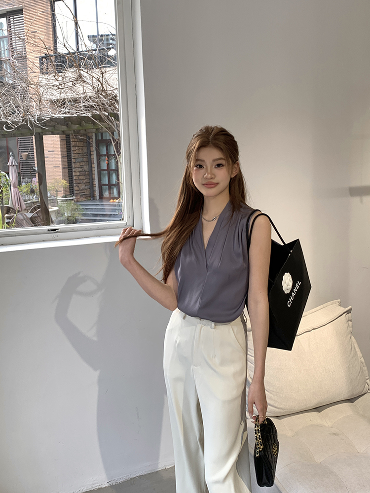 Purple Silk V-Neck Top 紫色丝质V领压褶衬衫