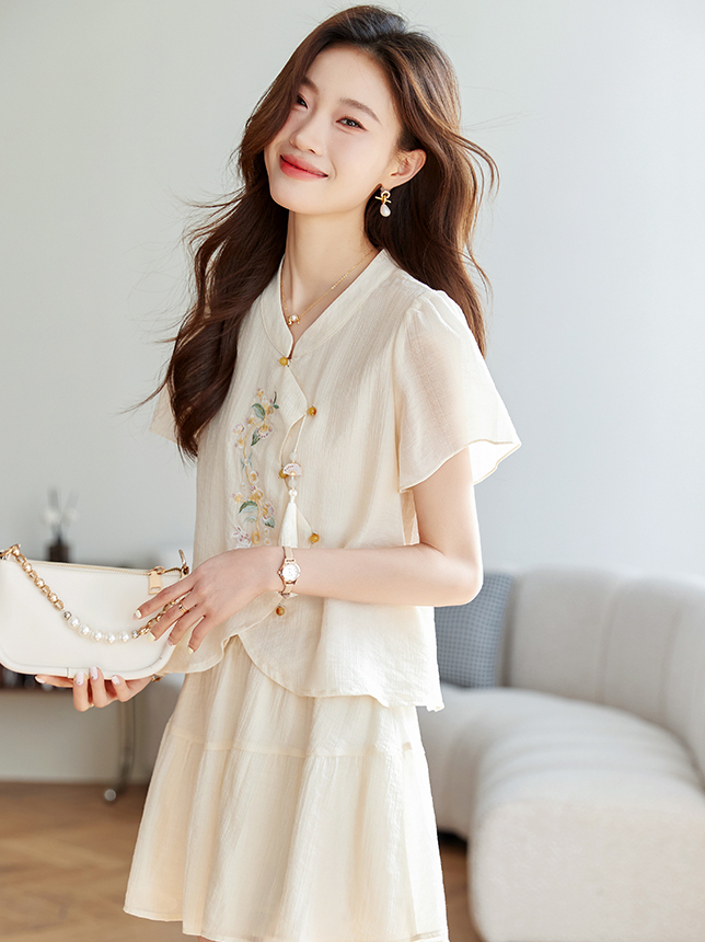 Yurou Ivory Embroidered Chinese Set 米白色绣花中式套装