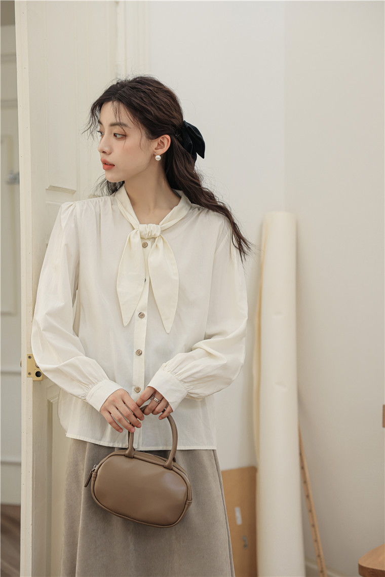 Sella Tie-Front Blouse 纯色系带衬衫*2Colors