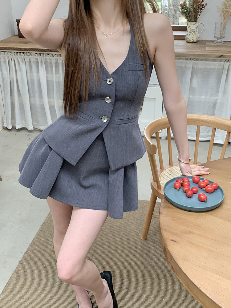 Bow Chic Vest & Skirt Set 蝴蝶结西装马甲百褶短裙套装
