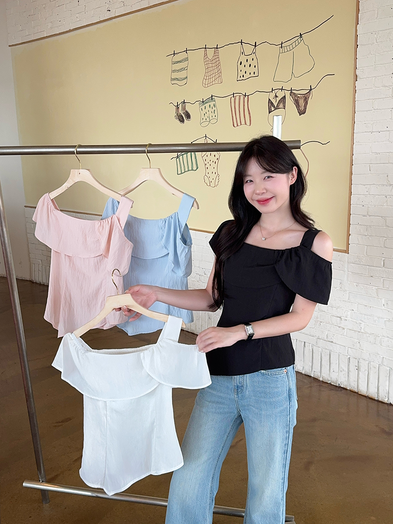 RINA Ruffle Off-Shoulder Tee 荷叶边露肩上衣*4 Colors