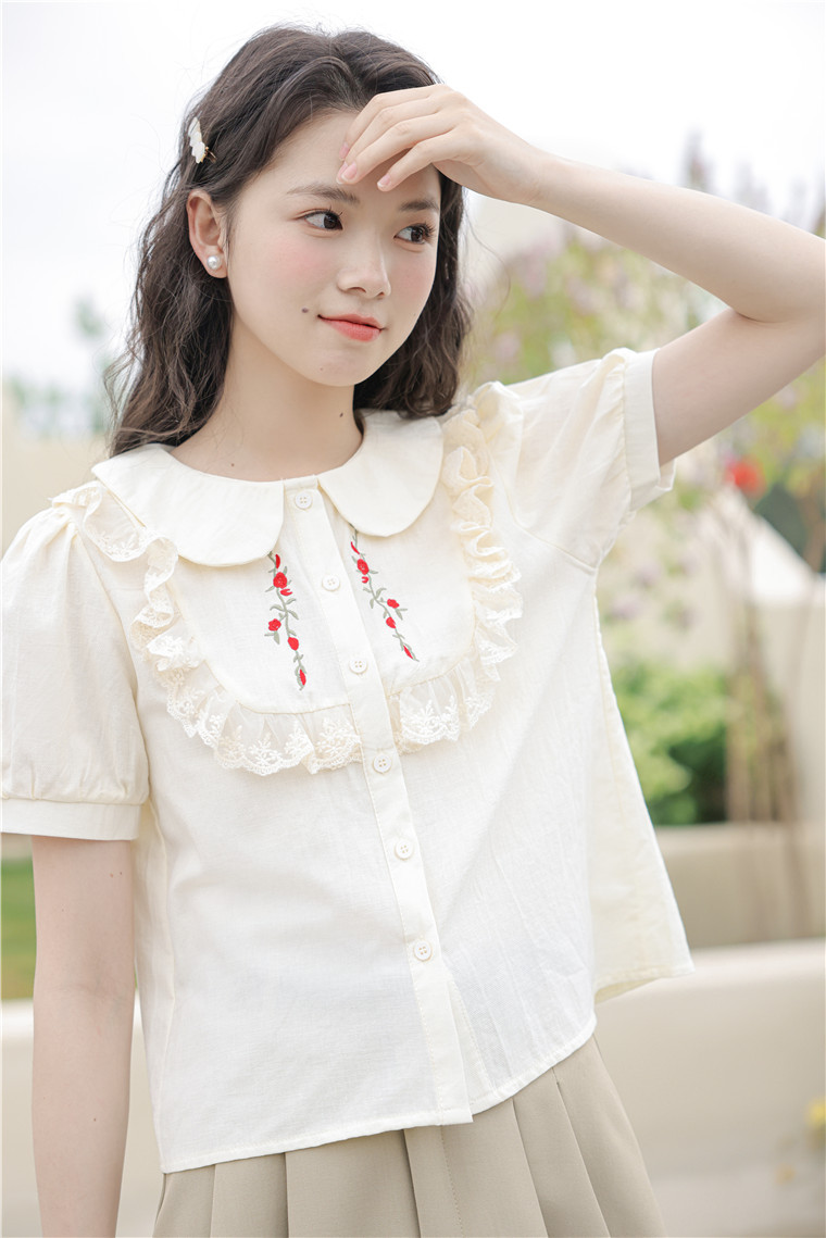 Retro Embroidered Doll Collar Shirt 复古绣花娃娃领衬衫