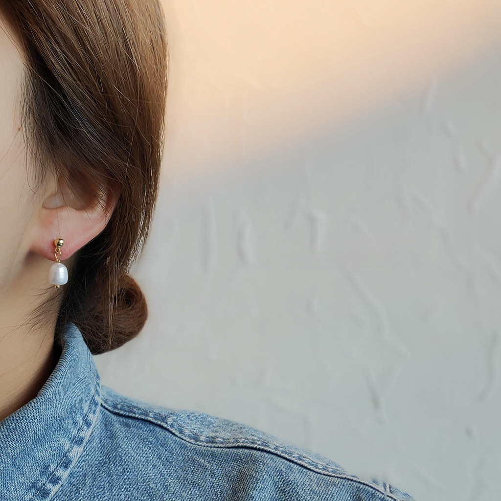 Asymmetric Baroque Pearl Earrings 不对称淡水珍珠巴洛克耳饰 