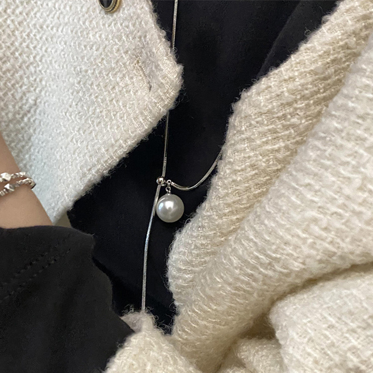 Pull-out Pearl Long Necklace for Women, Unique Design, Niche Retro Style, Simple and Versatile, Elegant Choker Sweater Chain