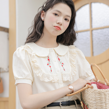 Retro Embroidered Doll Collar Shirt 复古绣花娃娃领衬衫