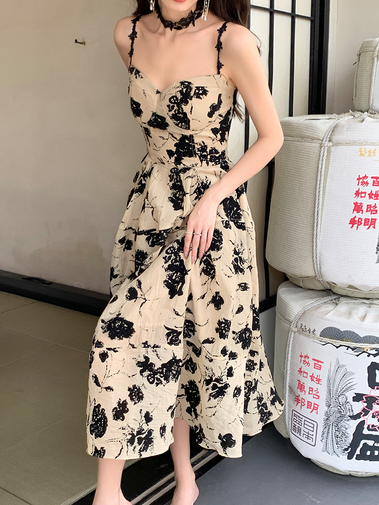 Real Shot 2022 Summer New Hepburn Style Retro Minority Backless Print Dress Female Sexy Halter Skirt Fashion