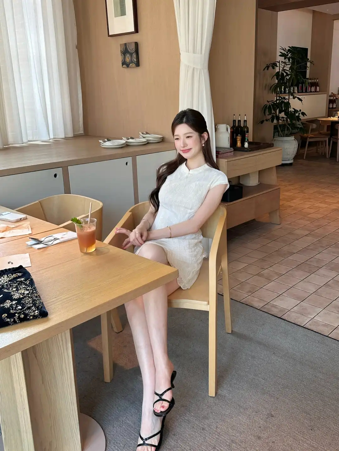 杏色重工绣花新中式旗袍