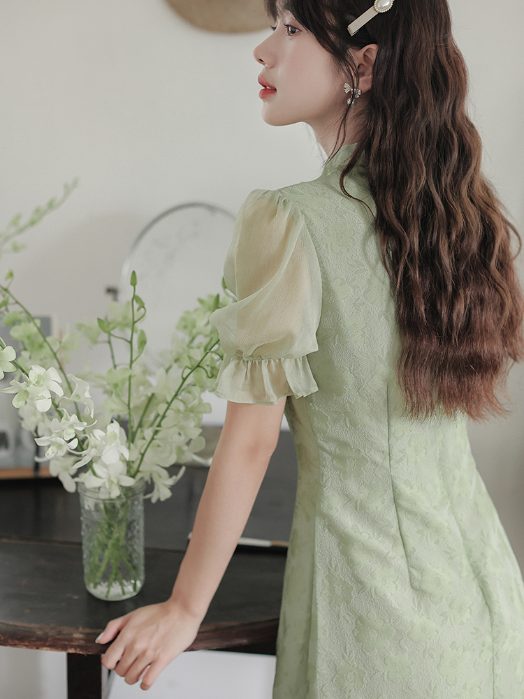 Jade Green Textured Jacquard Cheongsam 翡翠绿肌理提花改良旗袍