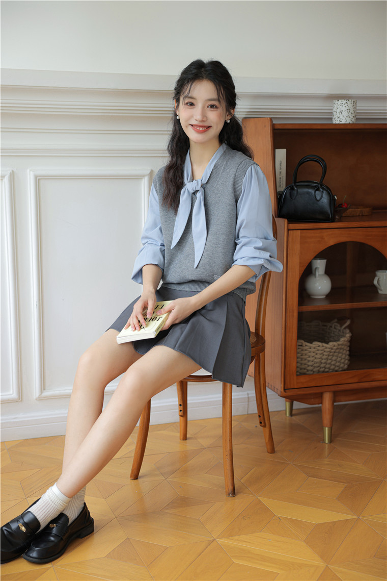 Sella Tie-Front Blouse 纯色系带衬衫*2Colors