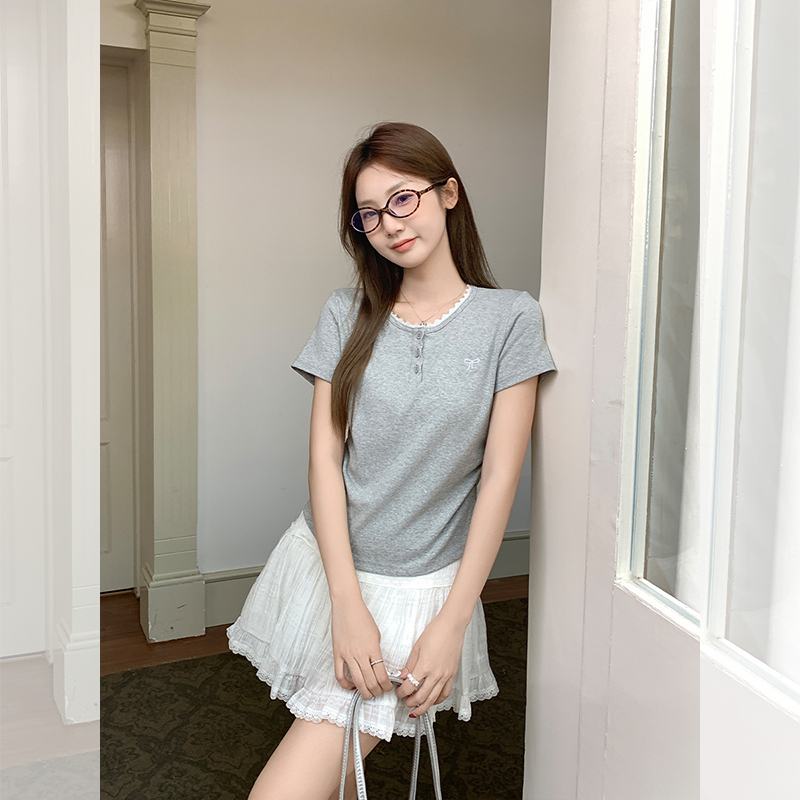 灰色蕾丝花边T恤