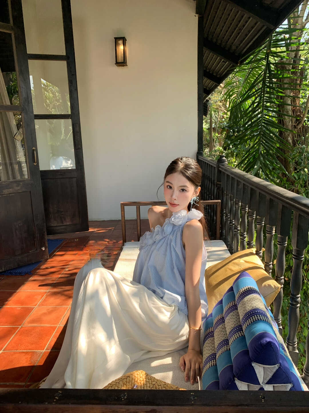 Elowrose 3D Blossom Off-Shoulder Striped Top 被追着问~浪漫立体花朵斜肩度假风条纹上衣*2 Colors