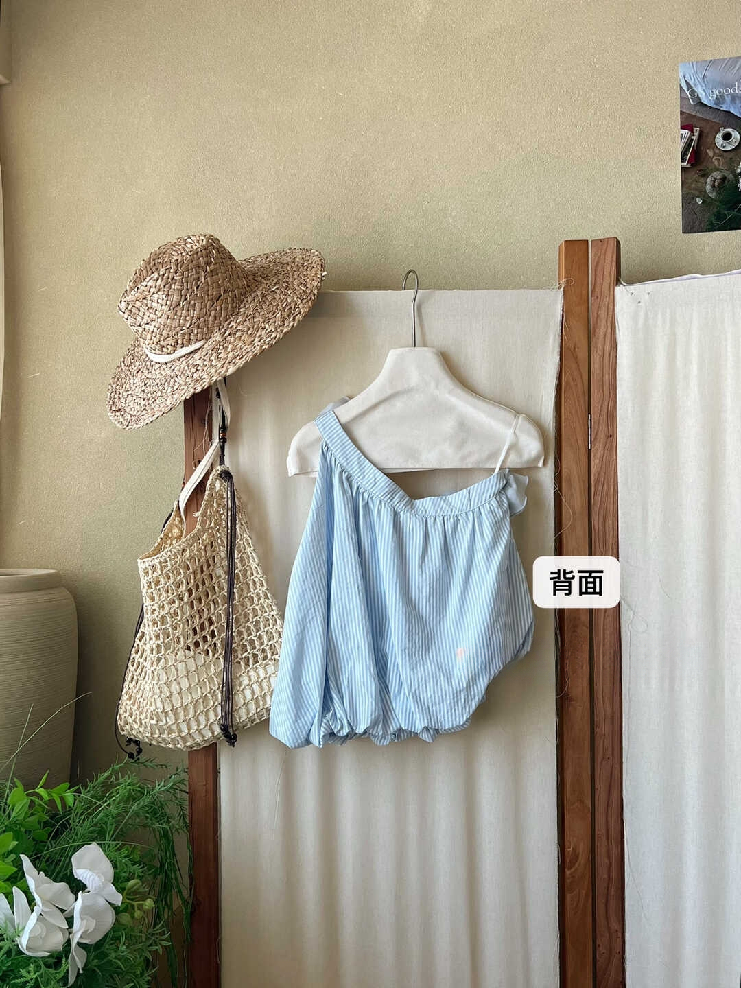 Elowrose 3D Blossom Off-Shoulder Striped Top 被追着问~浪漫立体花朵斜肩度假风条纹上衣*2 Colors