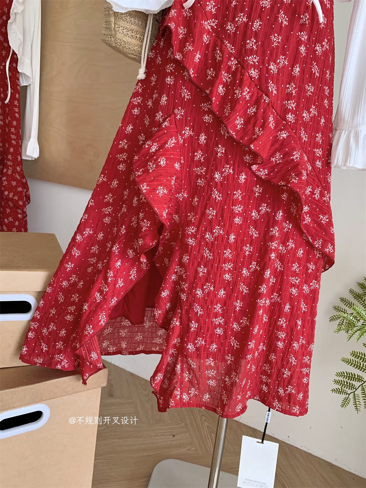 Q Girl's Home Undefined Floral Dress/French Style Stunning Red Spaghetti Strap Dress Irregular Slit Long Dress