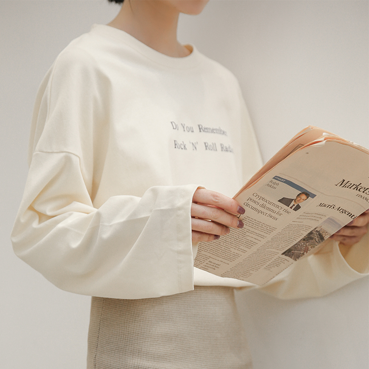 Letter Print Slit Casual Long-Sleeve T-Shirt 字母印花开叉休闲长袖T恤 * 2 Colors