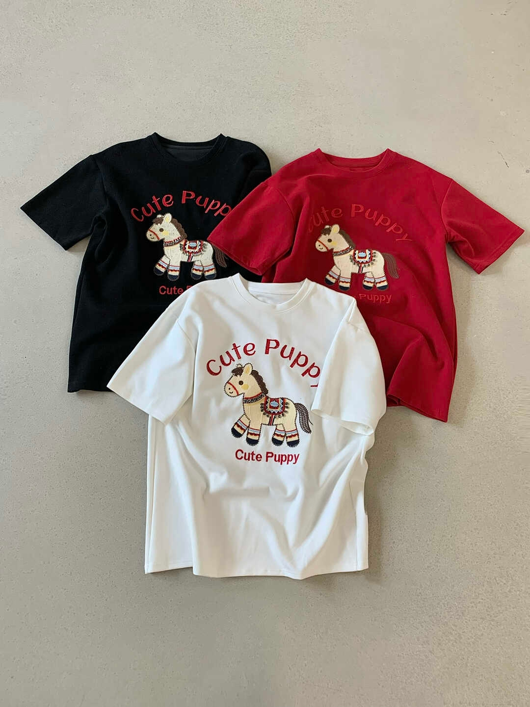 Loose T-shirt with Pony Embroidery and Rhinestones