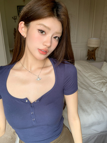  Casual Buttoned Short Tee 纽扣短款百搭T恤* 3 Colors