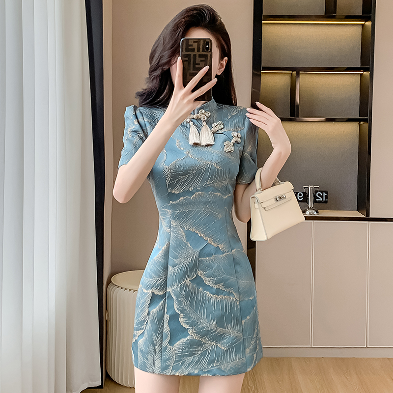 Azure Bloom Jacquard Cheongsam  蓝色提花改良旗袍