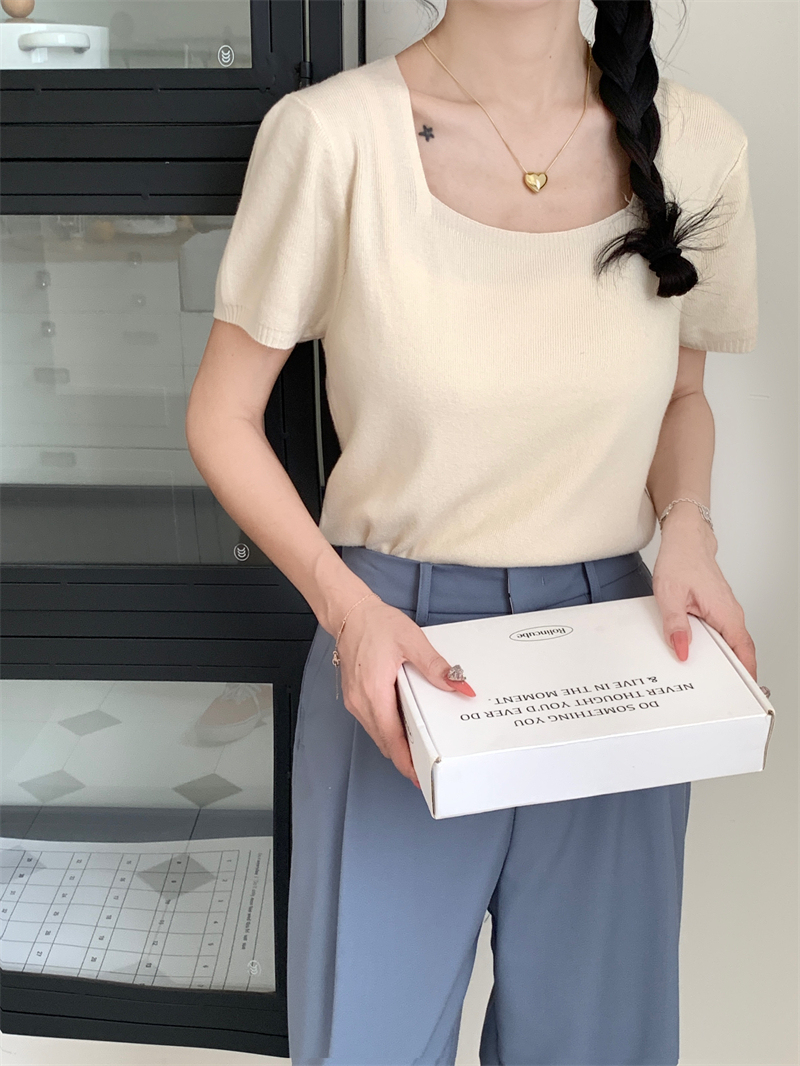 Classic Square Neck Knit Top 纯色方领针织上衣