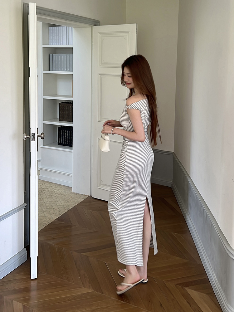 SIGNATURE Striped Twist Dress 条纹扭结连衣裙