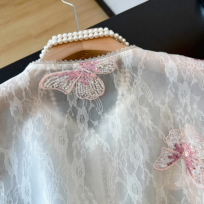 VELVÉ Butterfly Embroidered Sequin Mesh Vest 蝴蝶刺绣亮片网纱马甲3196 * 2 Colors