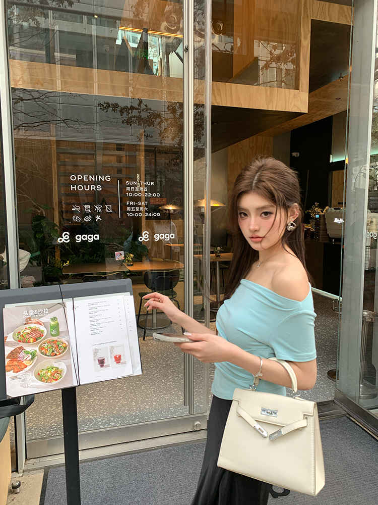 一字肩短袖T恤 off-shoulder short-sleeve T-shirt for women