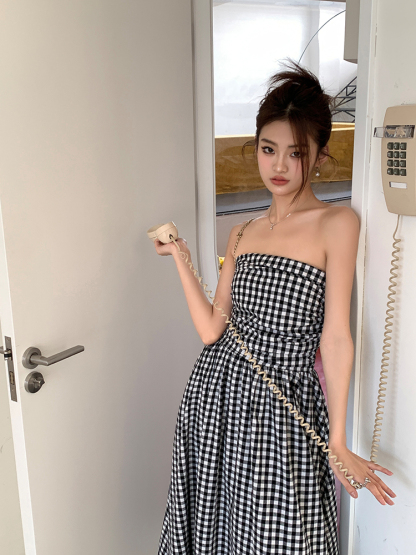 Real shot of the new 2025 spring-summer black, white, and blue plaid off-shoulder strapless design long elegant dress for women
