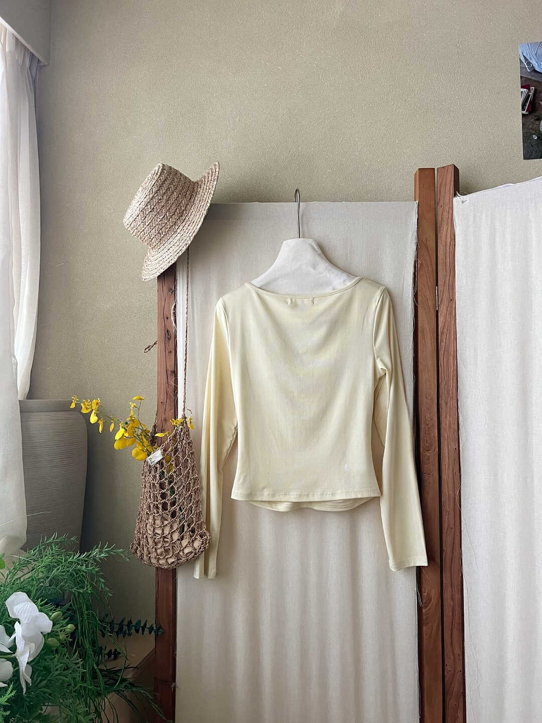 Roselle 3D Flower V-Neck Top 一眼沦陷! 别致又浪漫✦法式气质立体花朵V领上衣*3 Colors