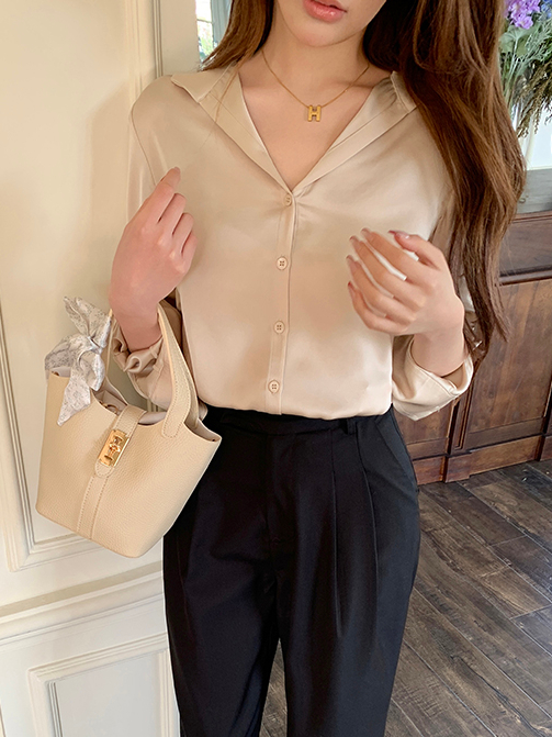 PARVÉ Satin V-Neck Blouse V领缎面醋酸衬衫