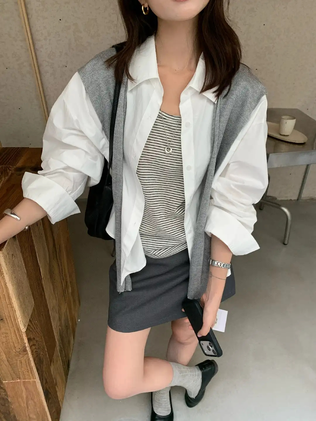  RINA Striped Layered 3-Piece Set 高街韩女！纯色衬衫+条纹背心+披肩三件套*4 Colors