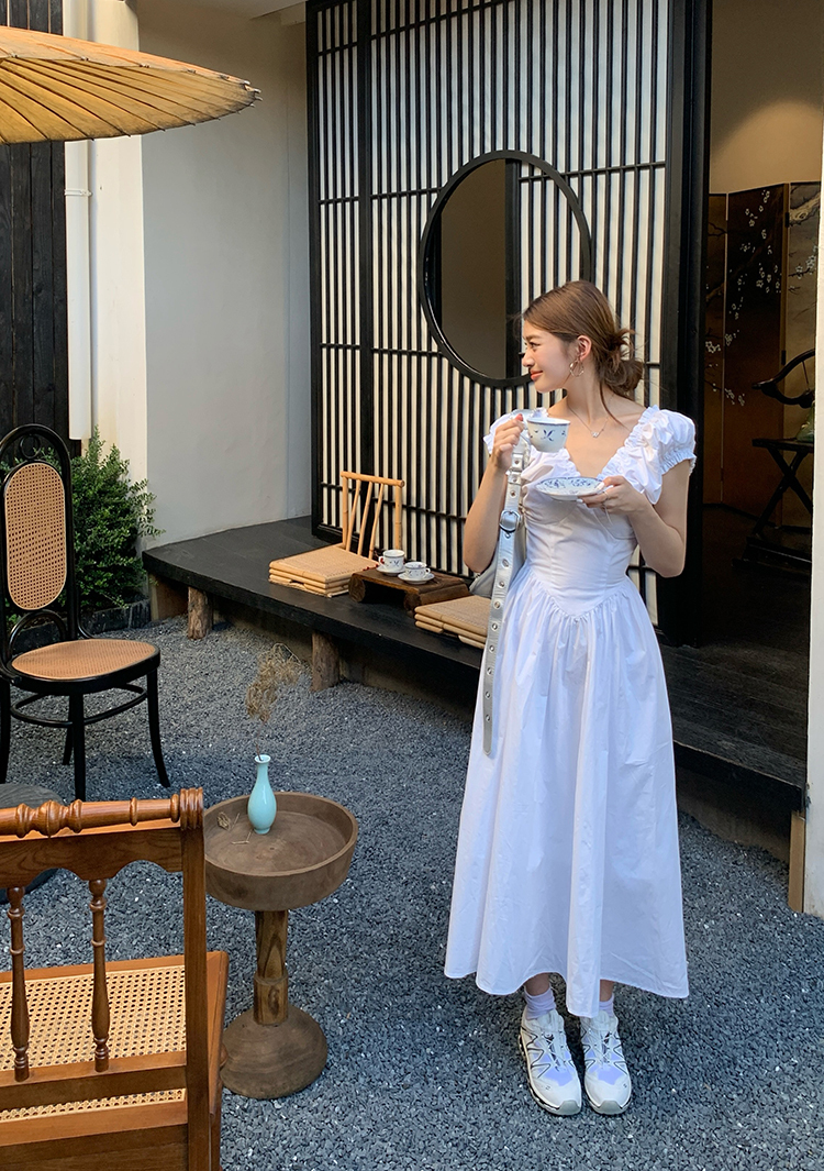 法式收腰连衣裙 French-style waist-cinching dress for women