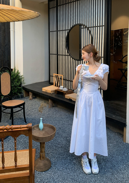 法式收腰连衣裙 French-style waist-cinching dress for women