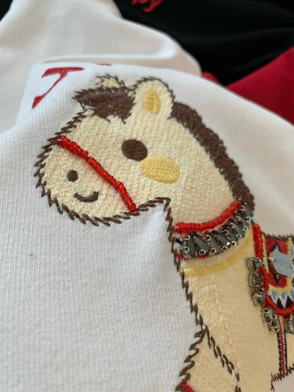 Loose T-shirt with Pony Embroidery and Rhinestones