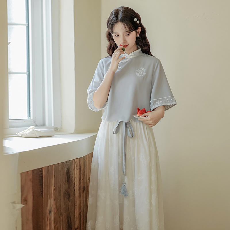 Spring and Summer Age-Reducing Embroidered Women's Republic of China Style Young Student Suit Half Sleeve Shirt Skirt Two-Piece Set 40