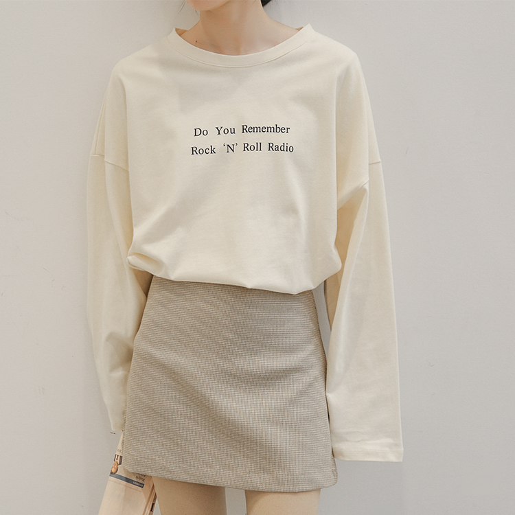 Letter Print Slit Casual Long-Sleeve T-Shirt 字母印花开叉休闲长袖T恤 * 2 Colors