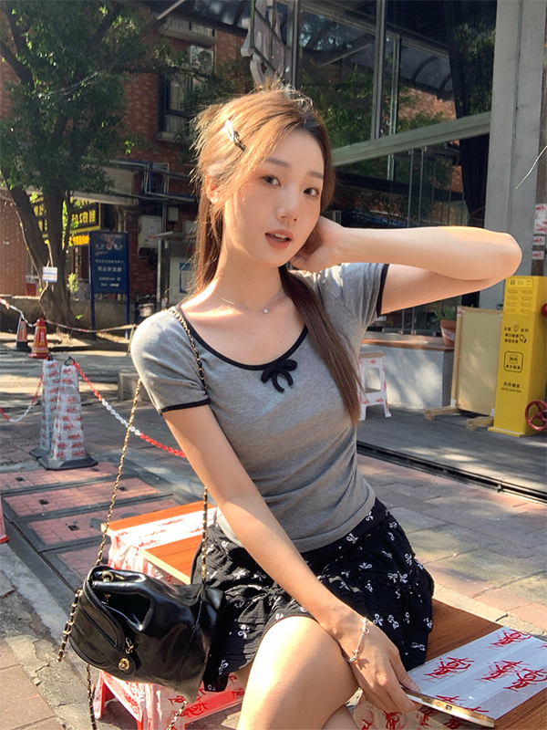 Sweet Bow Crewneck Tee 蝴蝶结圆领T恤