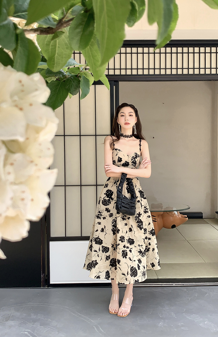 Real Shot 2022 Summer New Hepburn Style Retro Minority Backless Print Dress Female Sexy Halter Skirt Fashion赫本风露背印花连衣裙