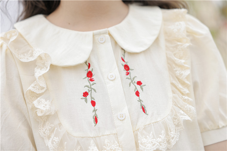 Retro Embroidered Doll Collar Shirt 复古绣花娃娃领衬衫