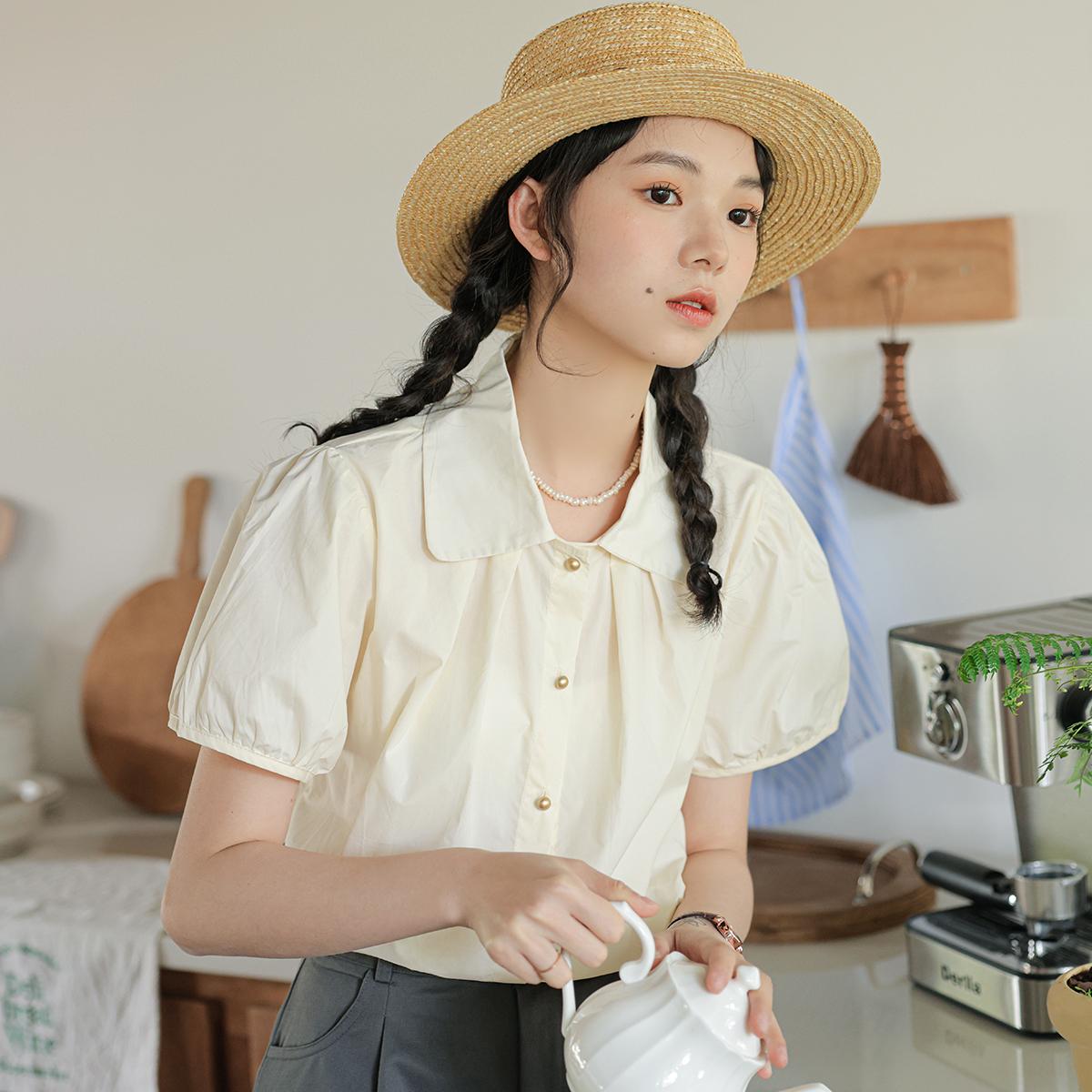 Metal Buttoned Doll Collar Blouse 金属扣娃娃领短袖衬衫*2Colors